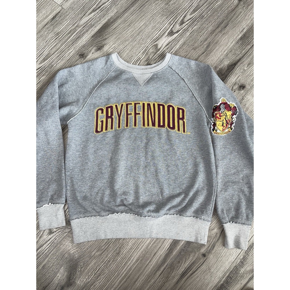 HARRY POTTER Gryffindor Sweatshirt Women Small Wizarding World Universal Studios